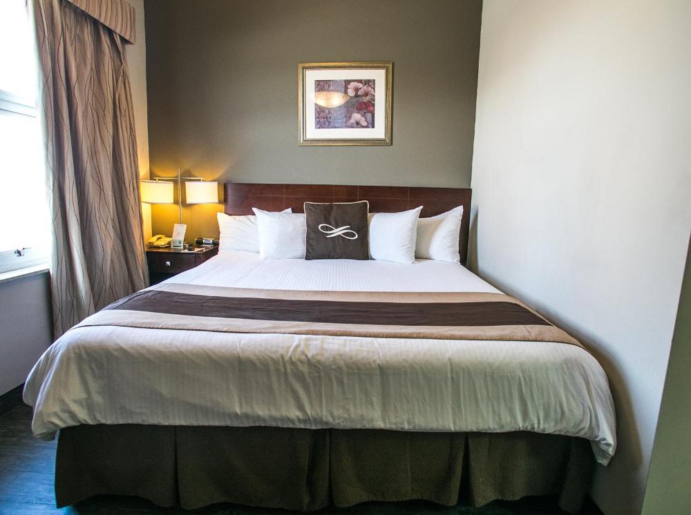 King Suite interior